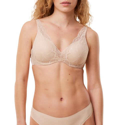 Triumph Body Make-Up Illusion Lace Wired Padded Bra